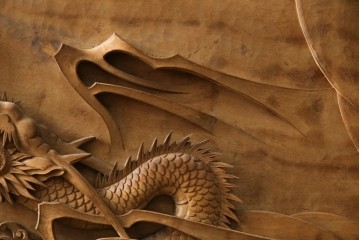 和製ヴィンテージ　井波彫刻　在銘作家物　新規制作で250万円以上相当の逸品!!　時代物の龍虎図衝立　(R-085427)