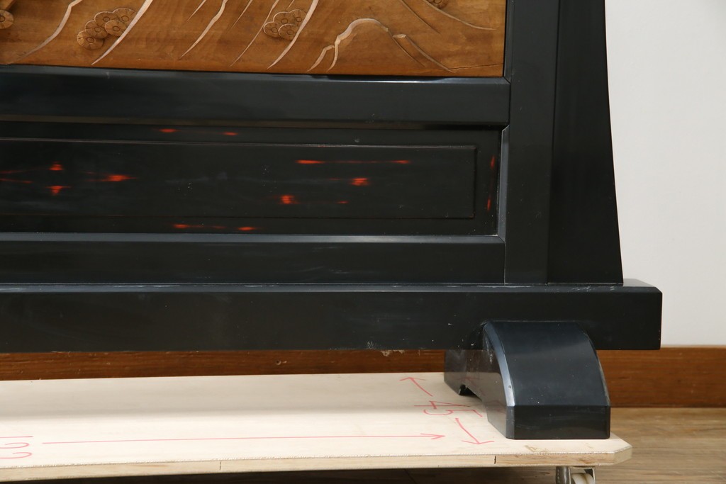 和製ヴィンテージ　井波彫刻　在銘作家物　新規制作で250万円以上相当の逸品!!　時代物の龍虎図衝立　(R-085427)