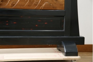 和製ヴィンテージ　井波彫刻　在銘作家物　新規制作で250万円以上相当の逸品!!　時代物の龍虎図衝立　(R-085427)