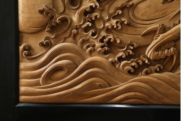 和製ヴィンテージ　井波彫刻　在銘作家物　新規制作で250万円以上相当の逸品!!　時代物の龍虎図衝立　(R-085427)