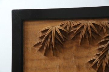 和製ヴィンテージ　井波彫刻　在銘作家物　新規制作で250万円以上相当の逸品!!　時代物の龍虎図衝立　(R-085427)