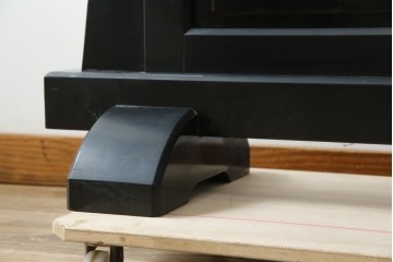 和製ヴィンテージ　井波彫刻　在銘作家物　新規制作で250万円以上相当の逸品!!　時代物の龍虎図衝立　(R-085427)