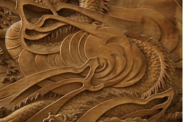 和製ヴィンテージ　井波彫刻　在銘作家物　新規制作で250万円以上相当の逸品!!　時代物の龍虎図衝立　(R-085427)