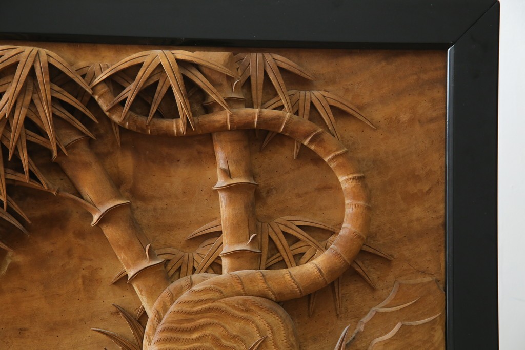 和製ヴィンテージ　井波彫刻　在銘作家物　新規制作で250万円以上相当の逸品!!　時代物の龍虎図衝立　(R-085427)