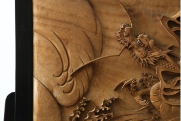 和製ヴィンテージ　井波彫刻　在銘作家物　新規制作で250万円以上相当の逸品!!　時代物の龍虎図衝立　(R-085427)