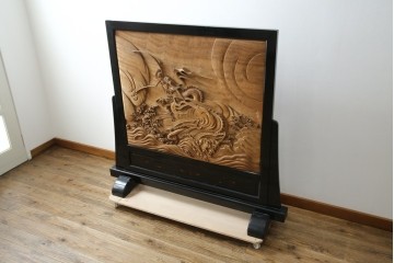 和製ヴィンテージ　井波彫刻　在銘作家物　新規制作で250万円以上相当の逸品!!　時代物の龍虎図衝立　(R-085427)