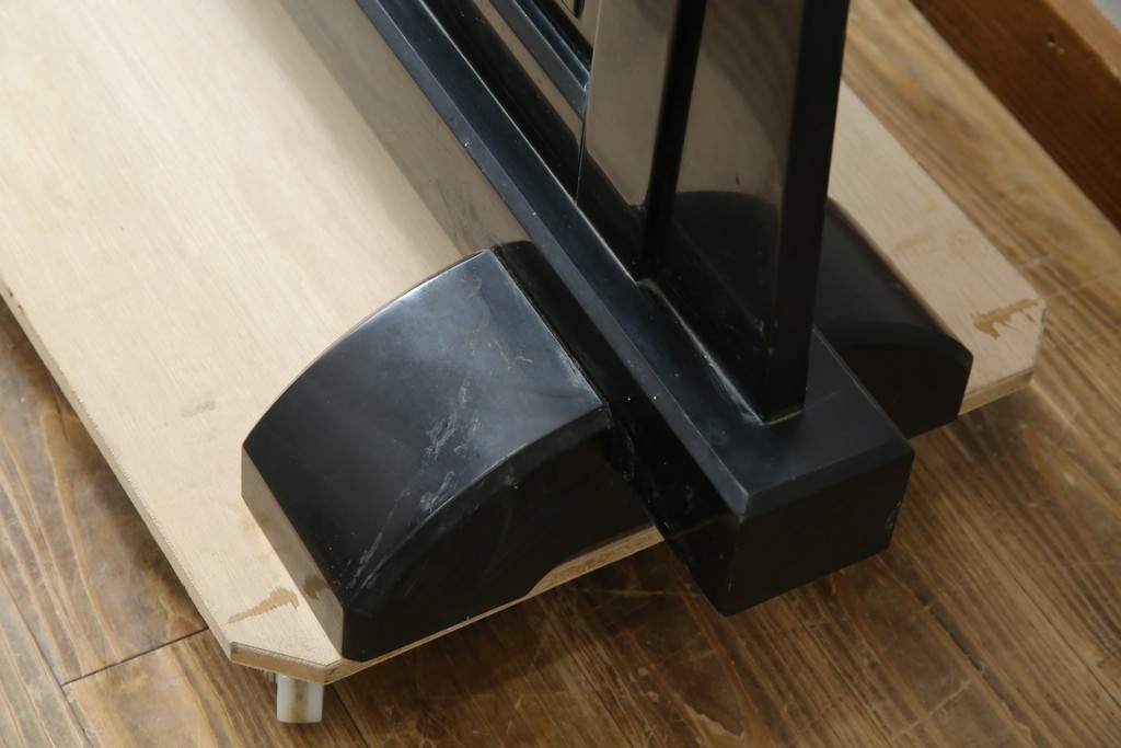 和製ヴィンテージ　井波彫刻　在銘作家物　新規制作で250万円以上相当の逸品!!　時代物の龍虎図衝立　(R-085427)