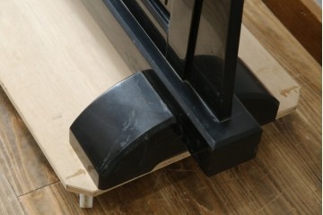 和製ヴィンテージ　井波彫刻　在銘作家物　新規制作で250万円以上相当の逸品!!　時代物の龍虎図衝立　(R-085427)