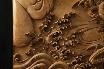 和製ヴィンテージ　井波彫刻　在銘作家物　新規制作で250万円以上相当の逸品!!　時代物の龍虎図衝立　(R-085427)