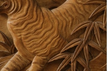 和製ヴィンテージ　井波彫刻　在銘作家物　新規制作で250万円以上相当の逸品!!　時代物の龍虎図衝立　(R-085427)