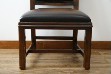 中古　THEODORE ALEXANDER(セオドア・アレキサンダー)　重厚な木フレームとレザー張りが上品なチェア　(R-085428)