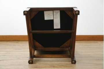 中古　THEODORE ALEXANDER(セオドア・アレキサンダー)　重厚な木フレームとレザー張りが上品なチェア　(R-085428)