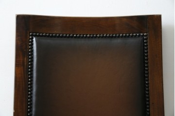 中古　THEODORE ALEXANDER(セオドア・アレキサンダー)　重厚な木フレームとレザー張りが上品なチェア　(R-085428)