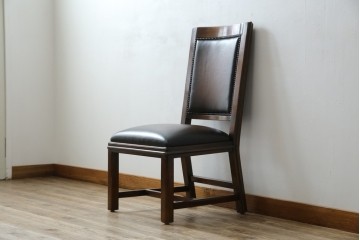 中古　THEODORE ALEXANDER(セオドア・アレキサンダー)　重厚な木フレームとレザー張りが上品なチェア　(R-085428)