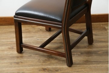 中古　THEODORE ALEXANDER(セオドア・アレキサンダー)　重厚な木フレームとレザー張りが上品なチェア　(R-085428)