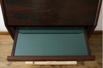 和製ヴィンテージ　美品　山品木工(YAMASHINA)　ローズウッド　上質な木目のスタイリッシュなライティングビューロー　(R-085429)