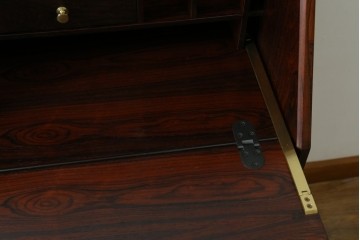 和製ヴィンテージ　美品　山品木工(YAMASHINA)　ローズウッド　上質な木目のスタイリッシュなライティングビューロー　(R-085429)