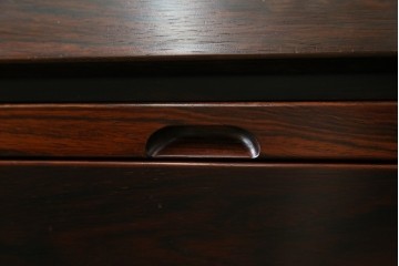 和製ヴィンテージ　美品　山品木工(YAMASHINA)　ローズウッド　上質な木目のスタイリッシュなライティングビューロー　(R-085429)