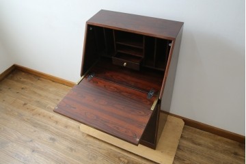 和製ヴィンテージ　美品　山品木工(YAMASHINA)　ローズウッド　上質な木目のスタイリッシュなライティングビューロー　(R-085429)