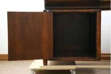 中古　美品　THEODORE ALEXANDER(セオドア・アレキサンダー)　造形美あふれる凝ったデザインの両袖机　定価推定約200万円前後　(R-085430)