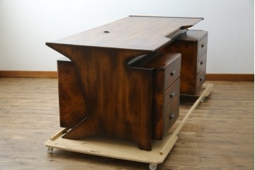 中古　美品　THEODORE ALEXANDER(セオドア・アレキサンダー)　造形美あふれる凝ったデザインの両袖机　定価推定約200万円前後　(R-085430)
