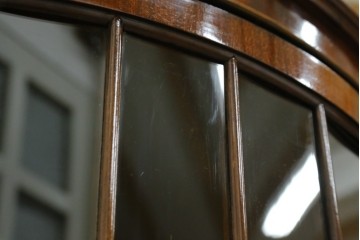 イギリスアンティーク　高級品!!　Lloyd’s Antiques(ロイズアンティークス)　マホガニー材　クラシカルなサイドバイサイドビューローブックケース　(R-085432)