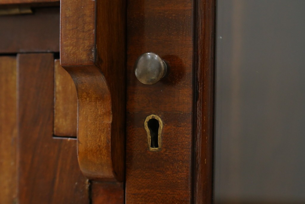 イギリスアンティーク　高級品!!　Lloyd’s Antiques(ロイズアンティークス)　マホガニー材　クラシカルなサイドバイサイドビューローブックケース　(R-085432)