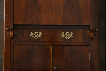 イギリスアンティーク　高級品!!　Lloyd’s Antiques(ロイズアンティークス)　マホガニー材　クラシカルなサイドバイサイドビューローブックケース　(R-085432)