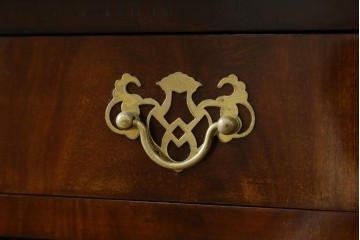 イギリスアンティーク　高級品!!　Lloyd’s Antiques(ロイズアンティークス)　マホガニー材　クラシカルなサイドバイサイドビューローブックケース　(R-085432)