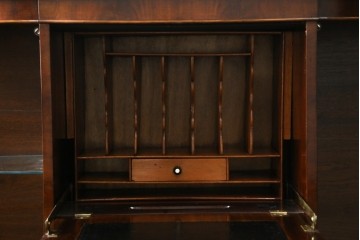 イギリスアンティーク　高級品‼　Lloyd’s Antiques(ロイズアンティークス)　マホガニー材　クラシカルなサイドバイサイドビューローブックケース　(R-085432)