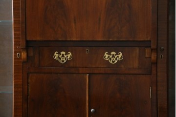 イギリスアンティーク　高級品‼　Lloyd’s Antiques(ロイズアンティークス)　マホガニー材　クラシカルなサイドバイサイドビューローブックケース　(R-085432)