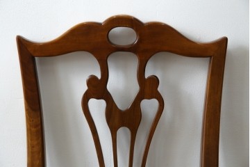 中古　美品　バロッサバレンティ(VARO,S.A. VALENTI)　優雅な猫脚と背もたれ装飾が映えるレザーチェア　(R-085433)