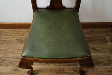 中古　美品　バロッサバレンティ(VARO,S.A. VALENTI)　優雅な猫脚と背もたれ装飾が映えるレザーチェア　(R-085433)