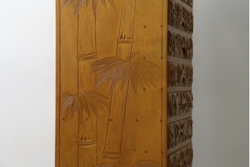 中古　美品　伝統工芸　精緻な日光彫りが圧巻の多段チェスト　(R-085434)