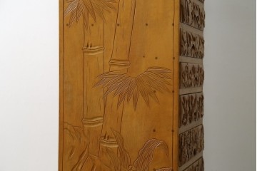 中古　美品　伝統工芸　精緻な日光彫りが圧巻の多段チェスト　(R-085434)