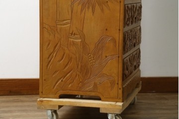 中古　美品　伝統工芸　精緻な日光彫りが圧巻の多段チェスト　(R-085434)