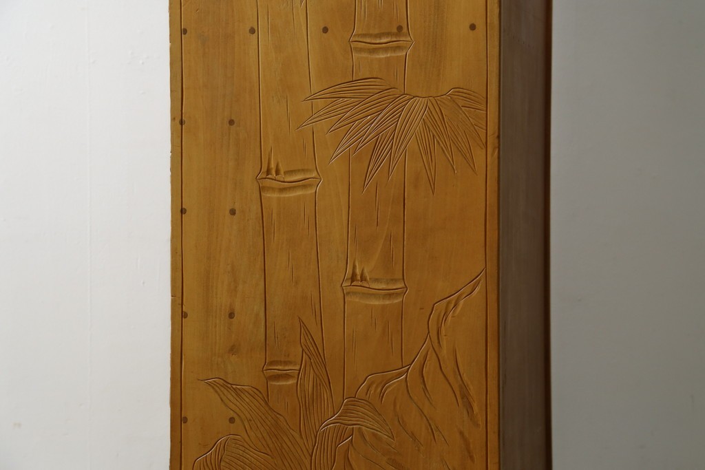 中古　美品　伝統工芸　精緻な日光彫りが圧巻の多段チェスト　(R-085434)