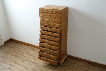 中古　美品　伝統工芸　精緻な日光彫りが圧巻の多段チェスト　(R-085434)