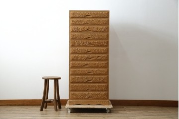 中古　美品　伝統工芸　精緻な日光彫りが圧巻の多段チェスト　(R-085434)