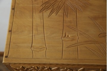 中古　美品　伝統工芸　精緻な日光彫りが圧巻の多段チェスト　(R-085434)