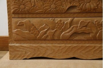 中古　美品　伝統工芸　精緻な日光彫りが圧巻の多段チェスト　(R-085434)