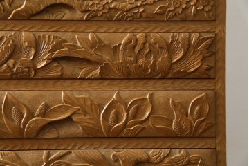中古　美品　伝統工芸　精緻な日光彫りが圧巻の多段チェスト　(R-085434)