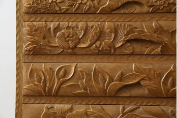 中古　美品　伝統工芸　精緻な日光彫りが圧巻の多段チェスト　(R-085434)