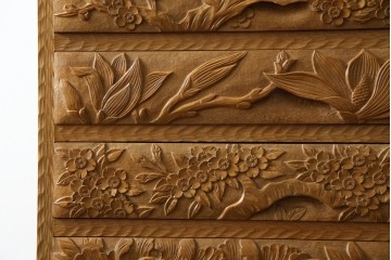 中古　美品　伝統工芸　精緻な日光彫りが圧巻の多段チェスト　(R-085434)