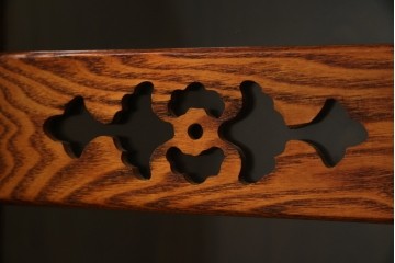 中古　超美品　上質な木味と繊細な格子細工が映える重ね水屋箪笥　(R-085435)