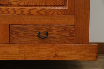 中古　超美品　上質な木味と繊細な格子細工が映える重ね水屋箪笥　(R-085435)