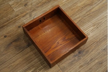 中古　超美品　上質な木味と繊細な格子細工が映える重ね水屋箪笥　(R-085435)