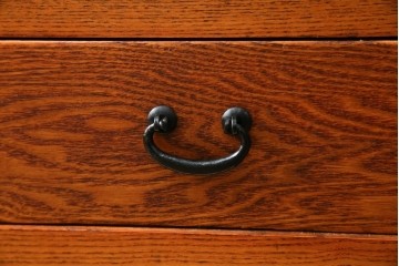 中古　超美品　上質な木味と繊細な格子細工が映える重ね水屋箪笥　(R-085435)