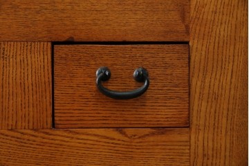 中古　超美品　上質な木味と繊細な格子細工が映える重ね水屋箪笥　(R-085435)