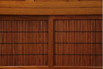 中古　超美品　上質な木味と繊細な格子細工が映える重ね水屋箪笥　(R-085435)